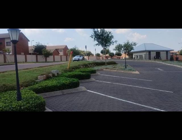 2 BEDROOM APARTMENT FOR SALE IN WATERFALL